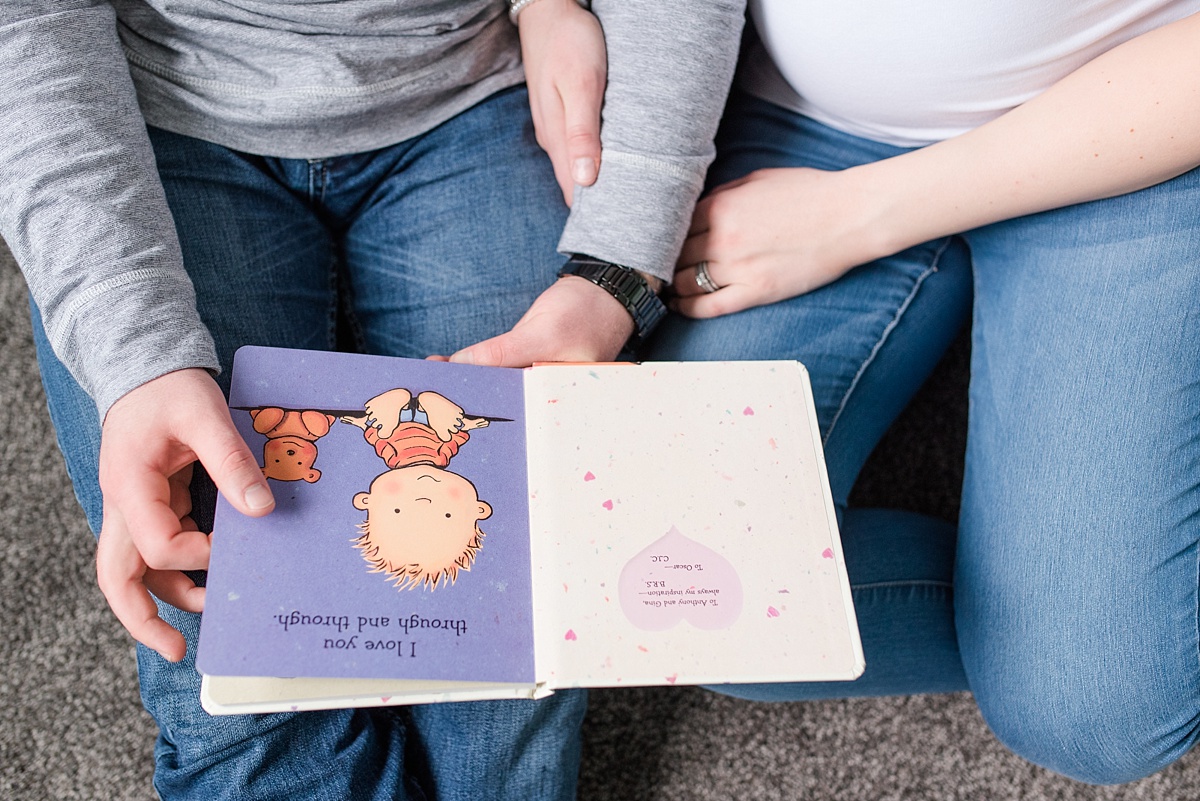 Red Deer lifestyle maternity photos | Red Deer, Alberta | Raelene Schulmeister Photography | Books to read your baby