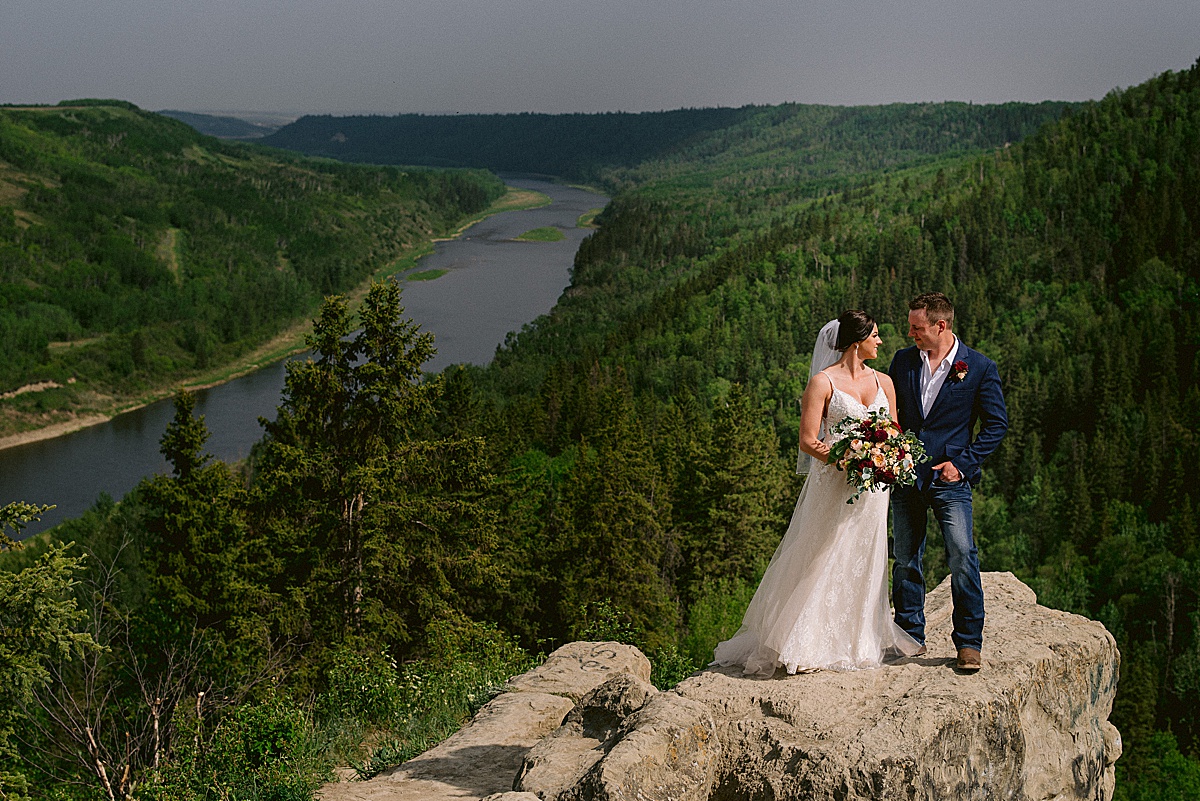 Best-Red-Deer-Wedding-Photographers-Central-Alberta-photographers-Raelene-Schulmeister-Photography-Wedding-photos-at-Faces-near-canyon-ski-hill